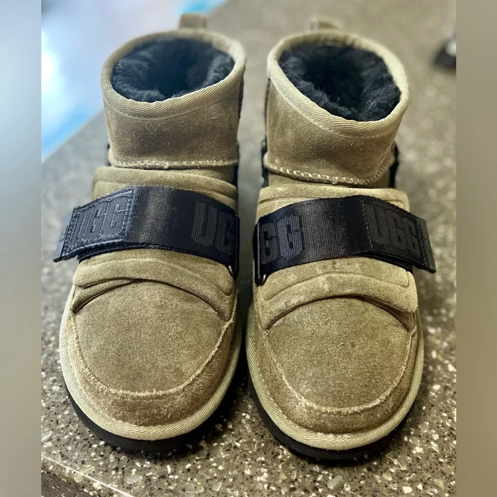 UGG classic ultra